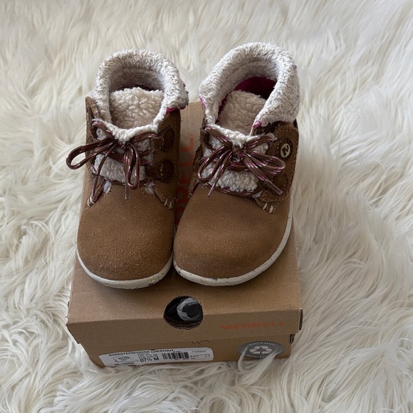 Merrell Brown Kids Boots with Fleece Lining - Picture 2 of 5